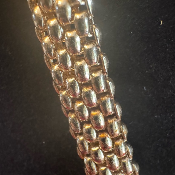 Elegant Gold Plated Necklace - Picture 4 of 4